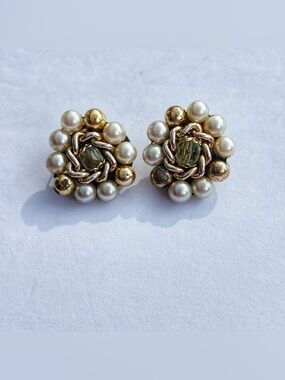 Japan | Faux Pearl Cluster Clip On Earrings | Vintage Gold Tone